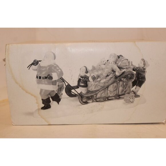 Dept 56 Snow Village - Santa Comes to Town, 1996 - Picture 5 of 6